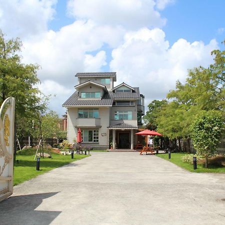 Yilan Pine Villa Homestay Лодун Екстер'єр фото