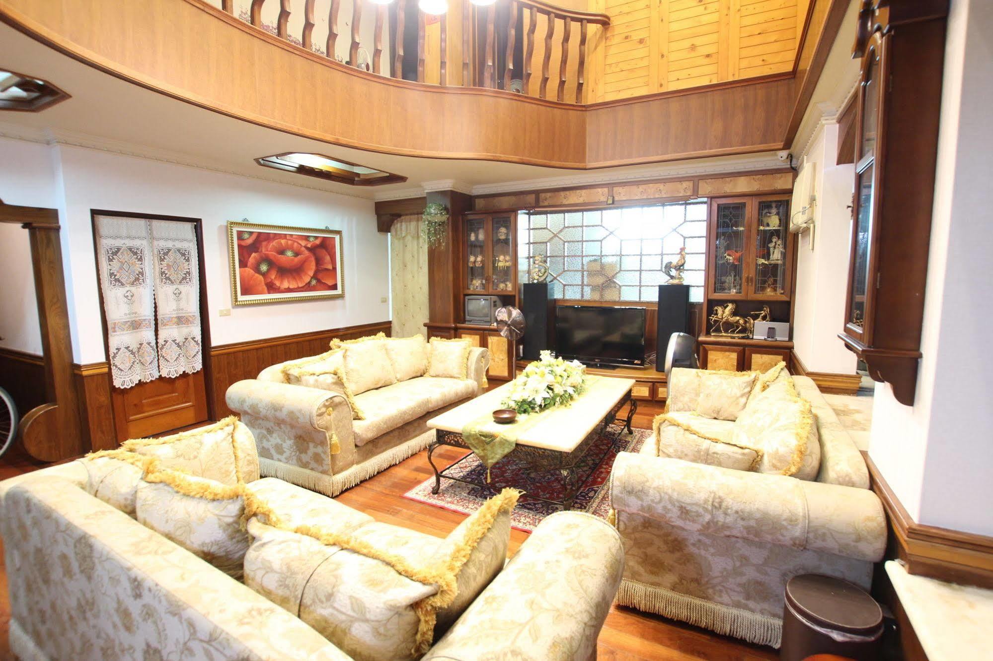 Yilan Pine Villa Homestay Лодун Екстер'єр фото