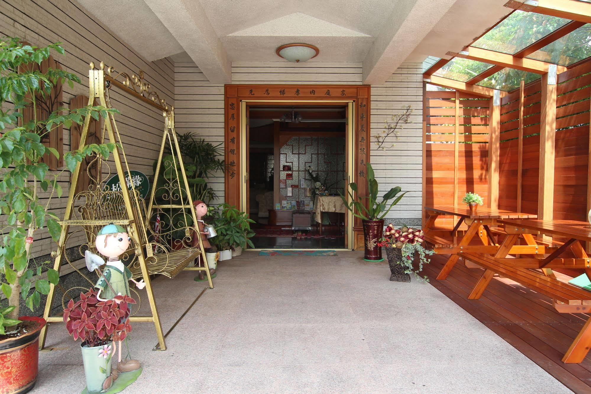 Yilan Pine Villa Homestay Лодун Екстер'єр фото
