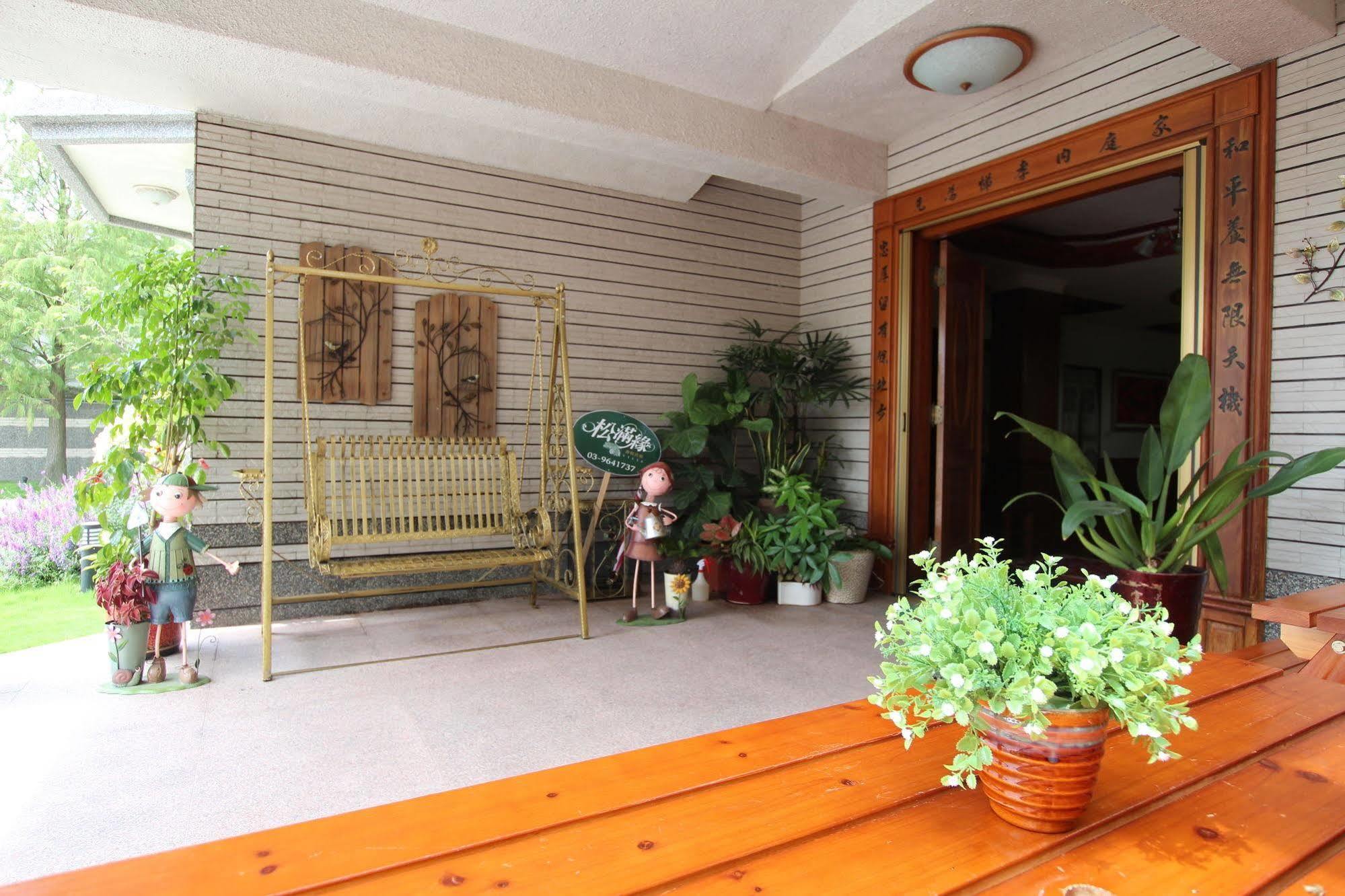 Yilan Pine Villa Homestay Лодун Екстер'єр фото