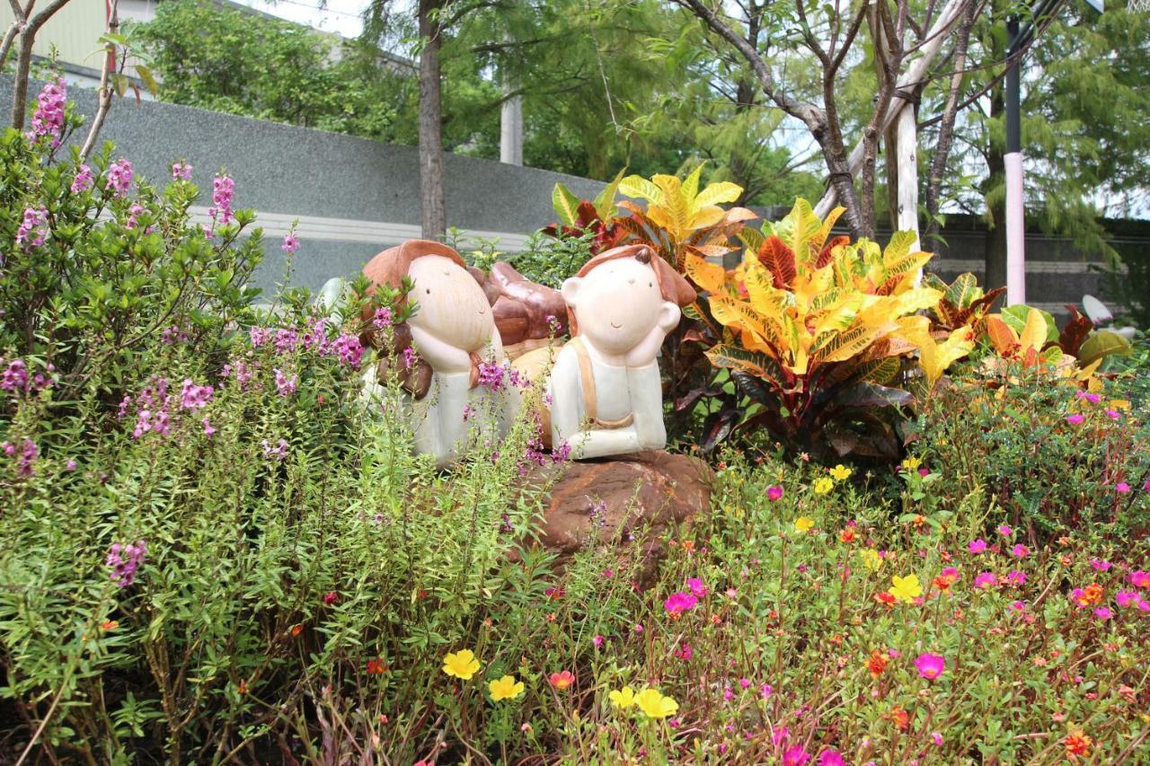 Yilan Pine Villa Homestay Лодун Екстер'єр фото